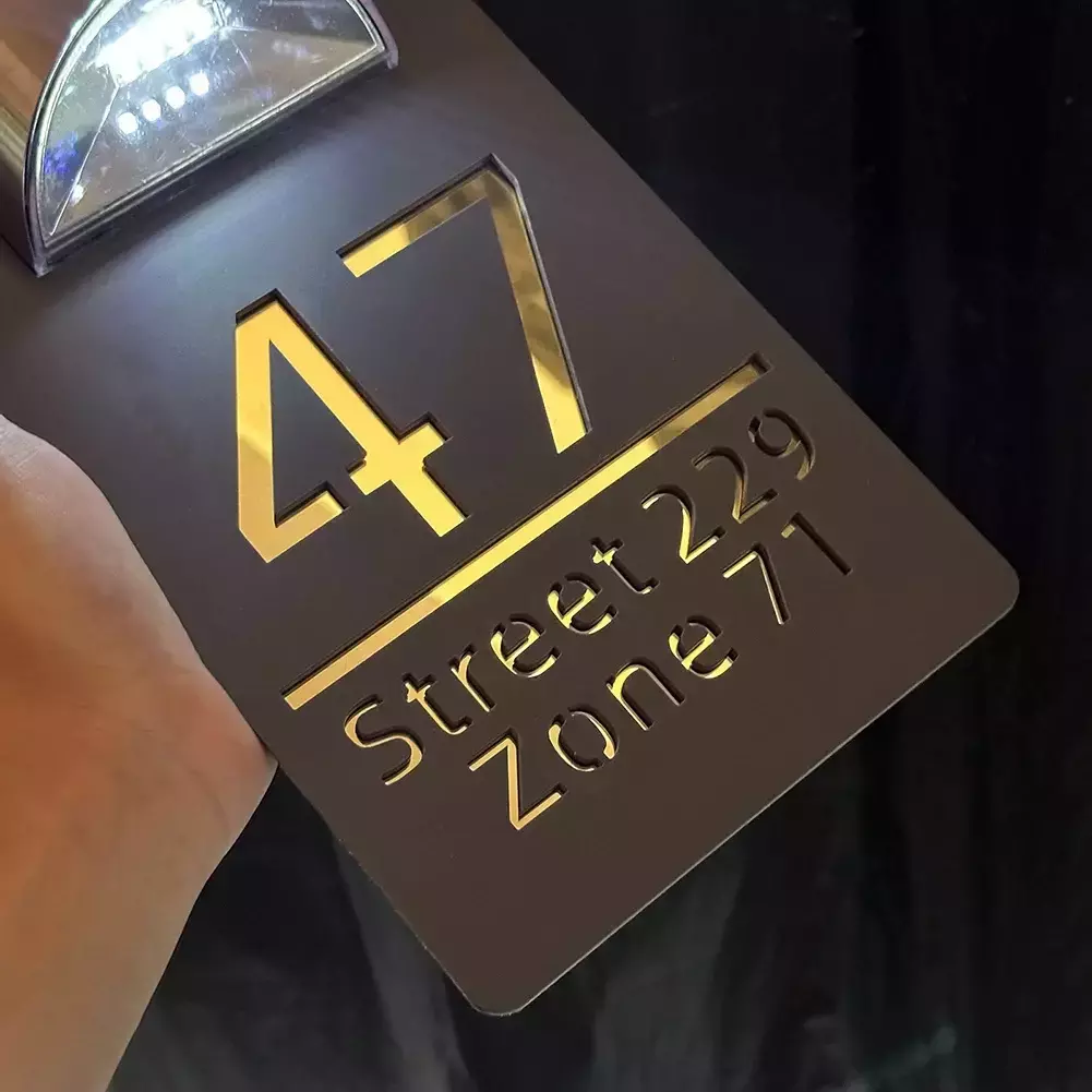 Placa Residencial e comercial personalizada com energia Solar!